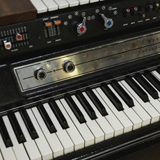 Wurlitzer EP200 (1972)